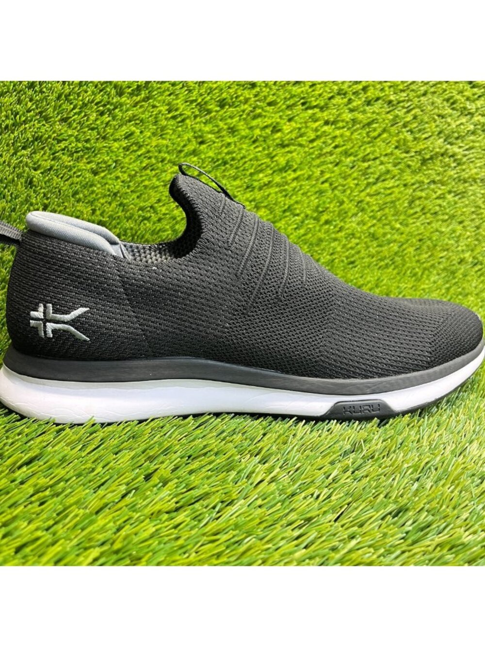 Kuru Atom Slip-On Mens Size 13 Black White Athletic Walking Shoes Sneakers